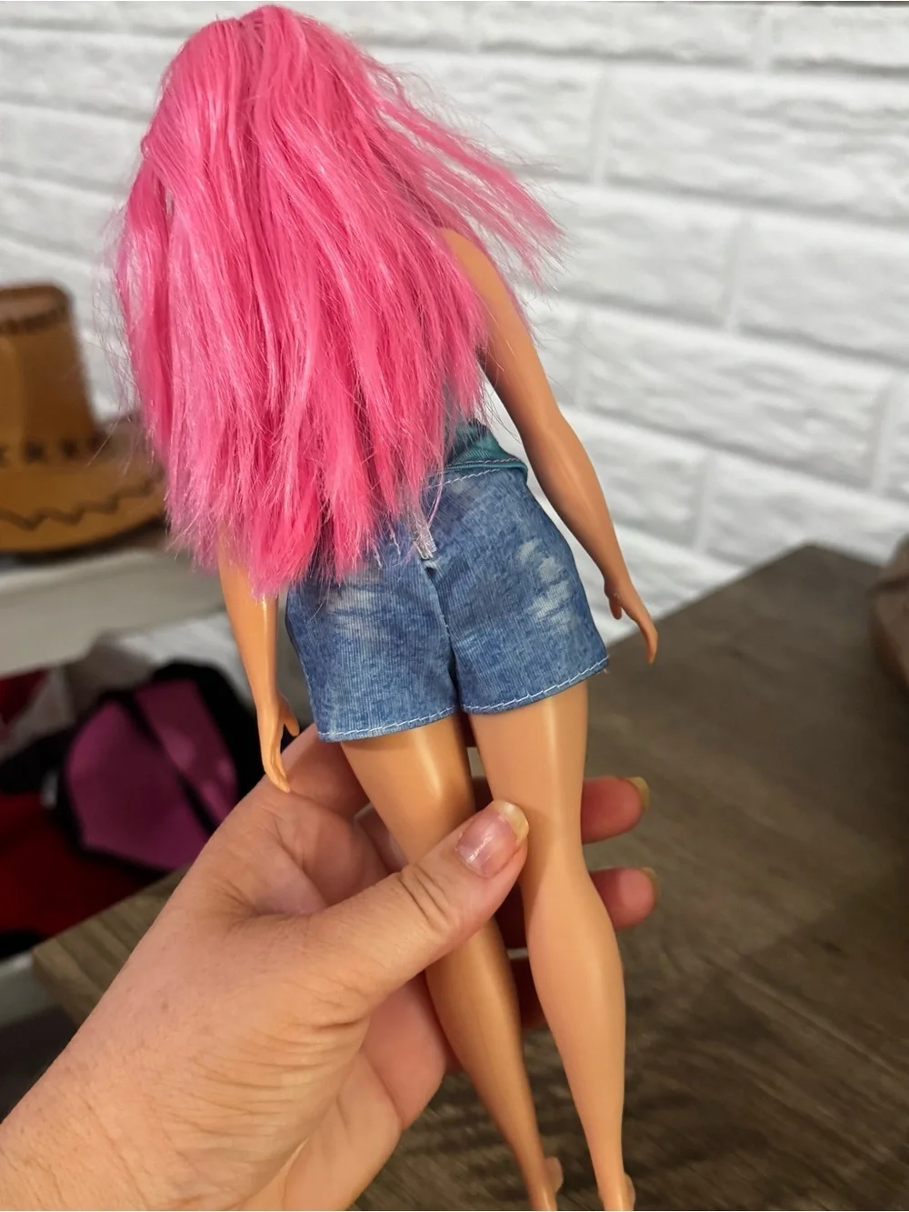 Barbie It Takes Two Daisy Camping Doll Toy Pink Hair Curvy 2015 Includes Outfit